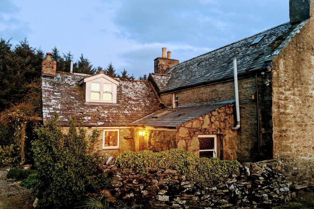 Cosy, Coastal Retreat With A Large Garden Villa Monreith Buitenkant foto