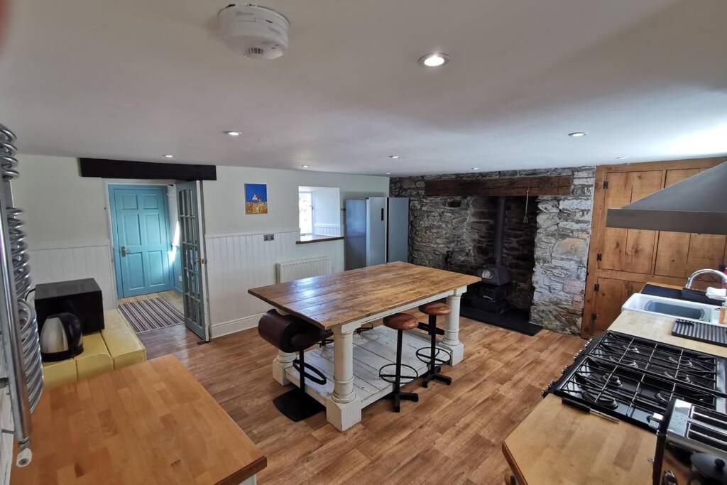 Cosy, Coastal Retreat With A Large Garden Villa Monreith Buitenkant foto